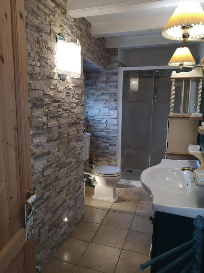 East Wind Bed & Breakfast Medea Dış mekan fotoğraf