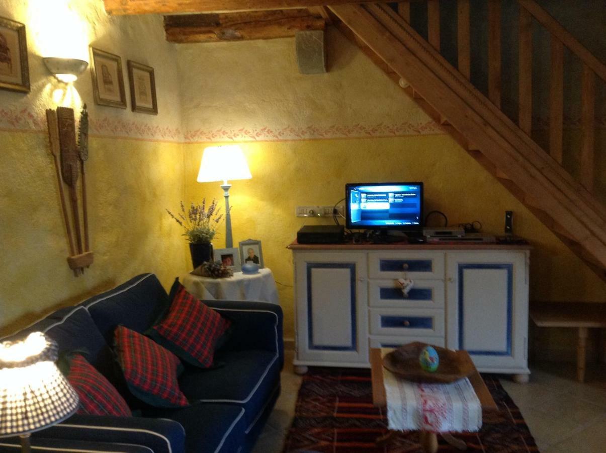 East Wind Bed & Breakfast Medea Dış mekan fotoğraf