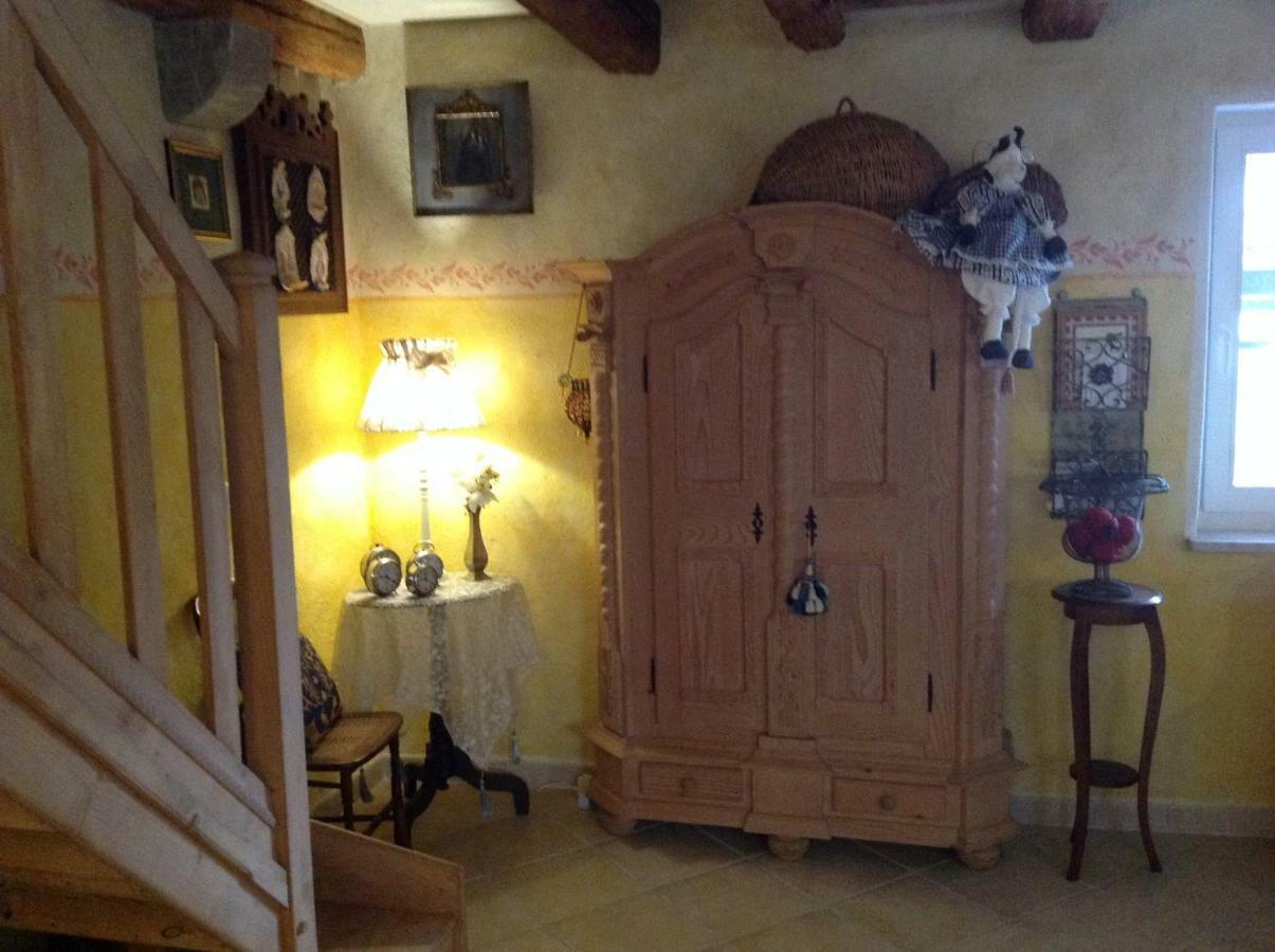 East Wind Bed & Breakfast Medea Dış mekan fotoğraf